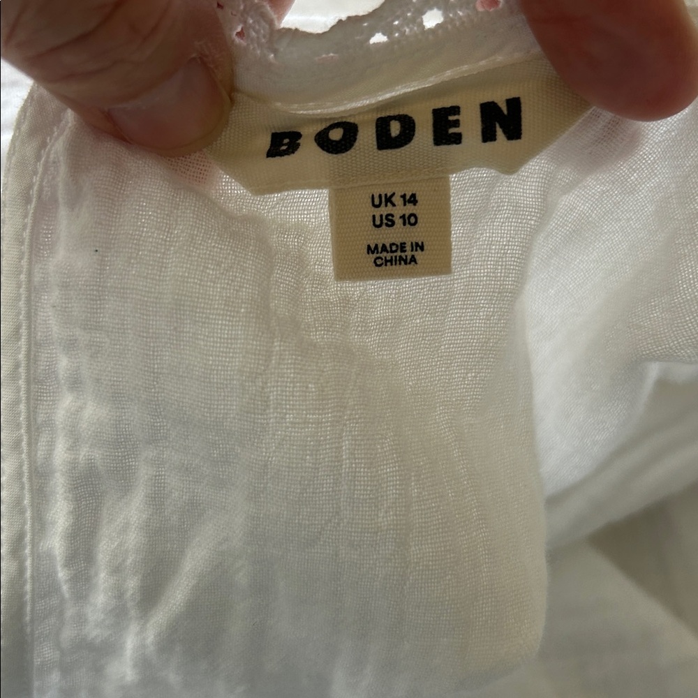 Boden- “Trim interest” White  Detail Top - Picture 8 of 10